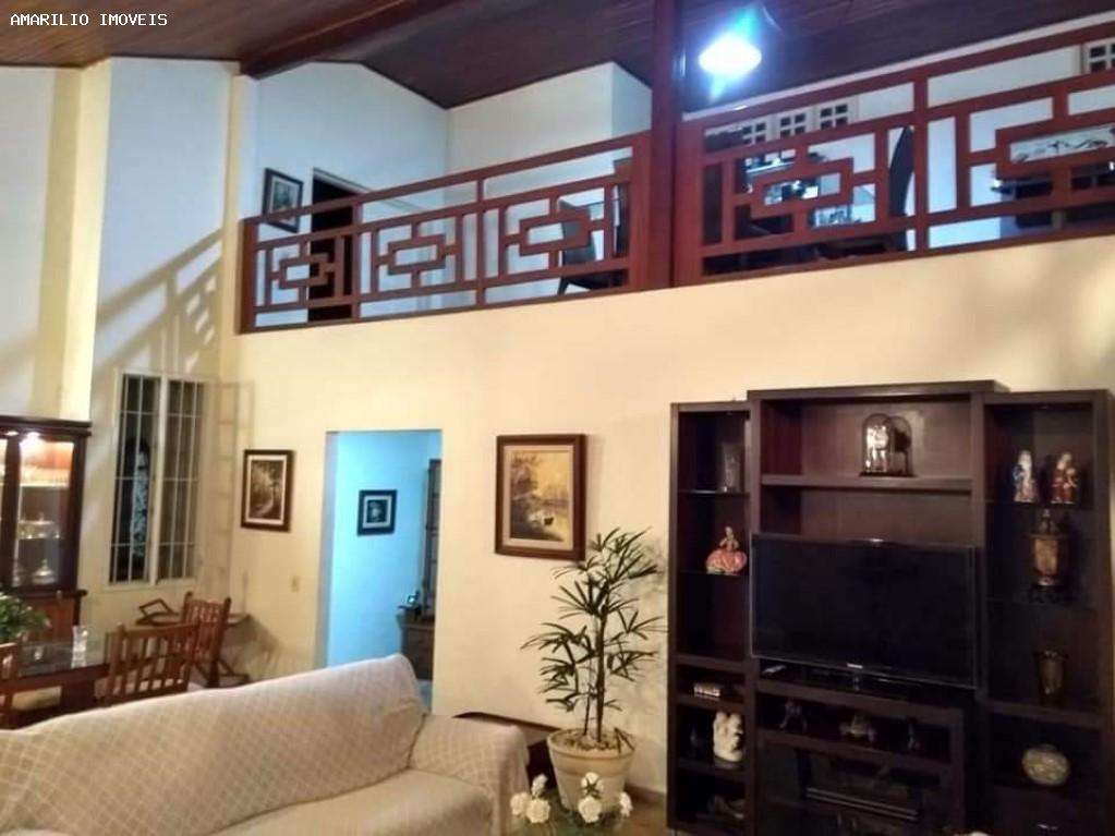 Casa, 4 quartos, 137 m² - Foto 1