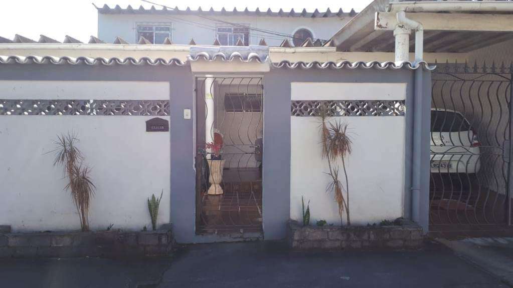 Casa, 4 quartos, 327 m² - Foto 1