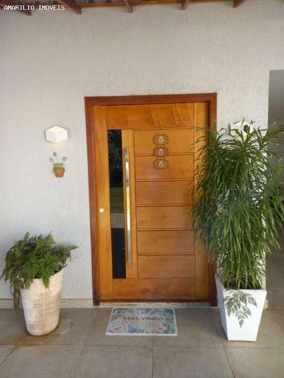 Casa, 3 quartos, 217 m² - Foto 2