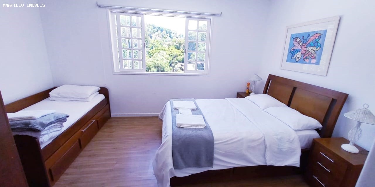 Casa à venda com 3 quartos, 300m² - Foto 18