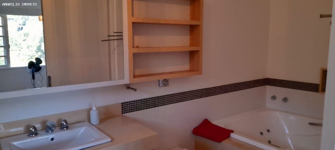 Casa à venda com 3 quartos, 300m² - Foto 25
