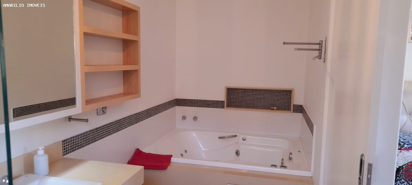 Casa à venda com 3 quartos, 300m² - Foto 24