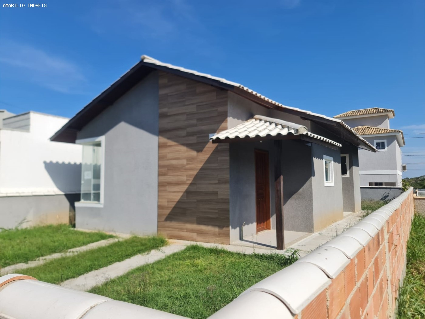 Casa à venda com 2 quartos, 115m² - Foto 1