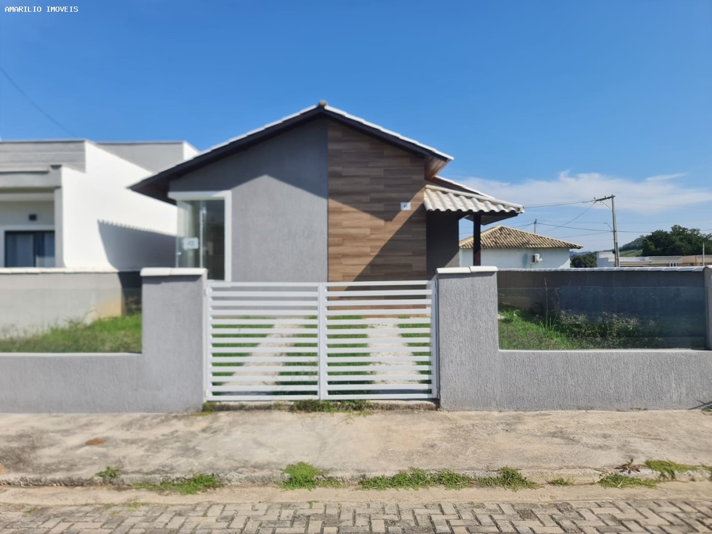 Casa à venda com 2 quartos, 115m² - Foto 2