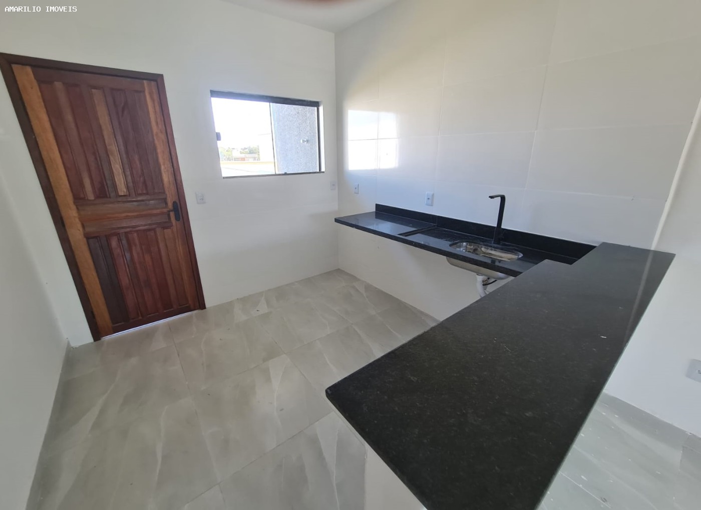 Casa à venda com 2 quartos, 67m² - Foto 4