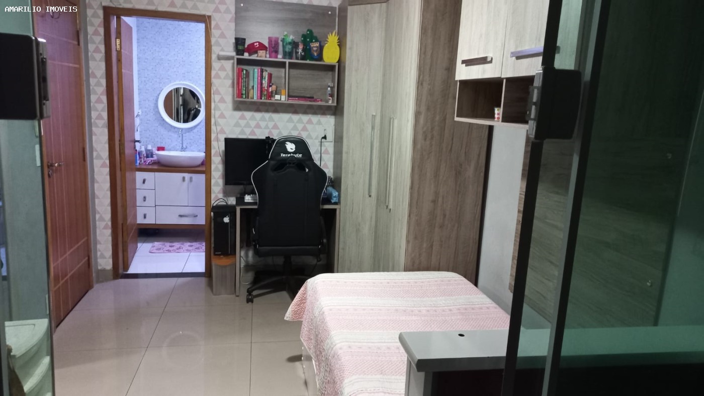 Casa, 3 quartos, 213 m² - Foto 9