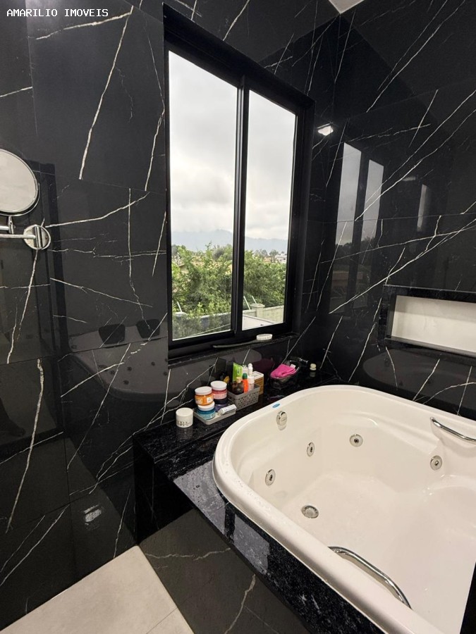 Casa, 4 quartos, 298 m² - Foto 25